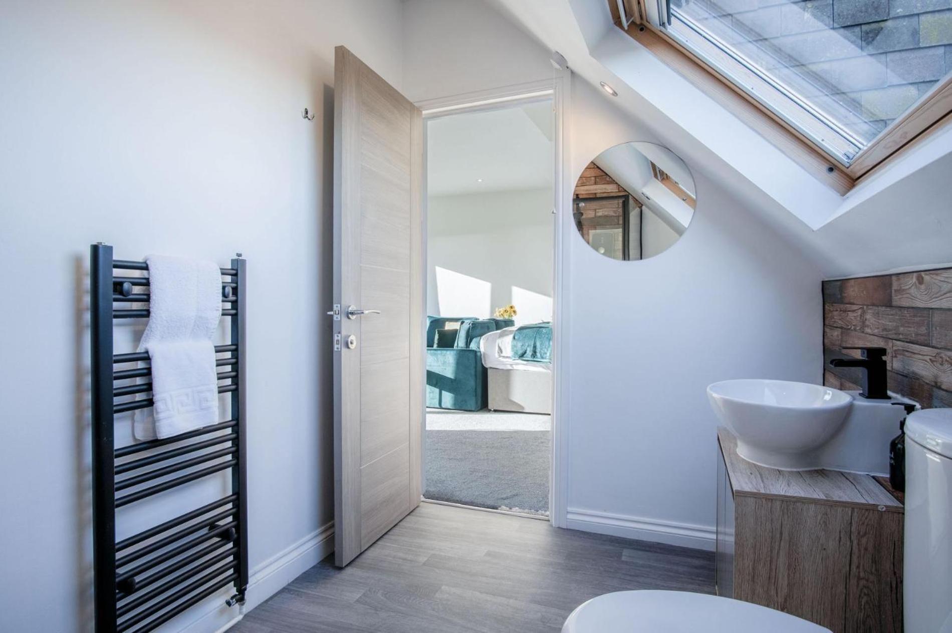 The Penthouse - 1 Bedroom Apartment - Ocean Breeze Port Eynon Exterior foto