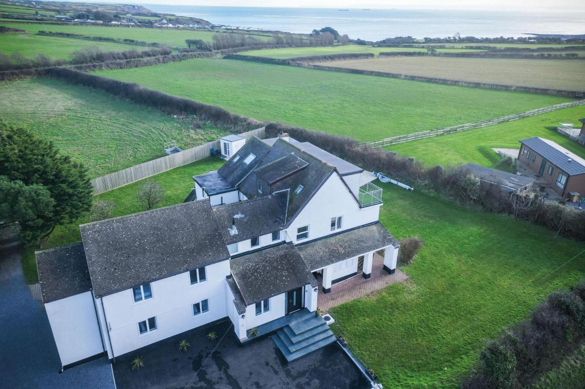 The Penthouse - 1 Bedroom Apartment - Ocean Breeze Port Eynon Exterior foto