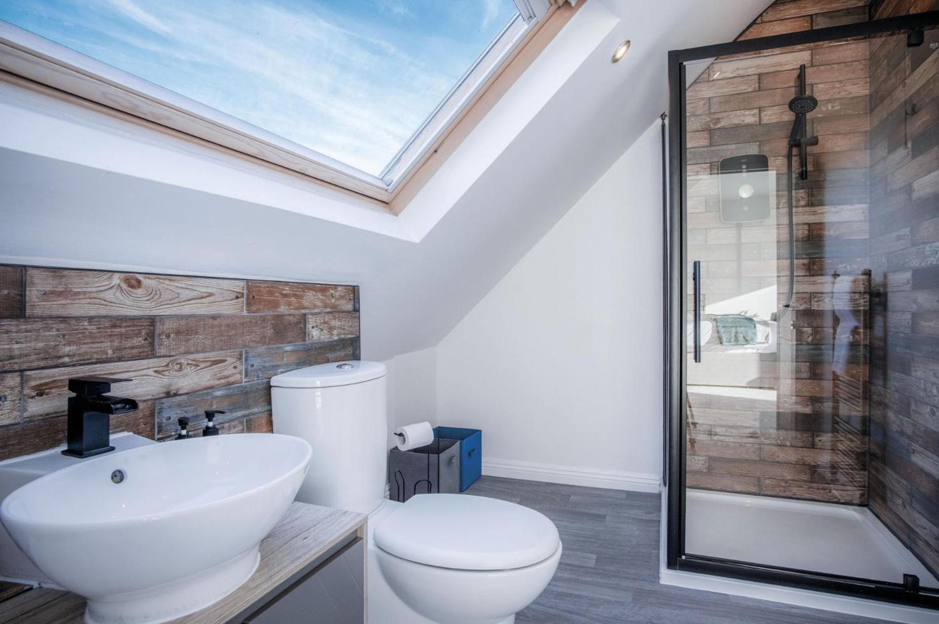 The Penthouse - 1 Bedroom Apartment - Ocean Breeze Port Eynon Exterior foto