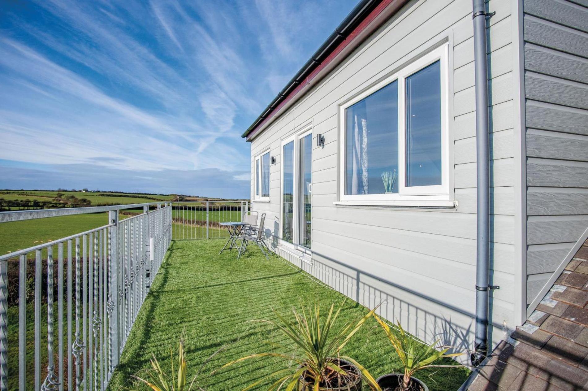 The Penthouse - 1 Bedroom Apartment - Ocean Breeze Port Eynon Exterior foto
