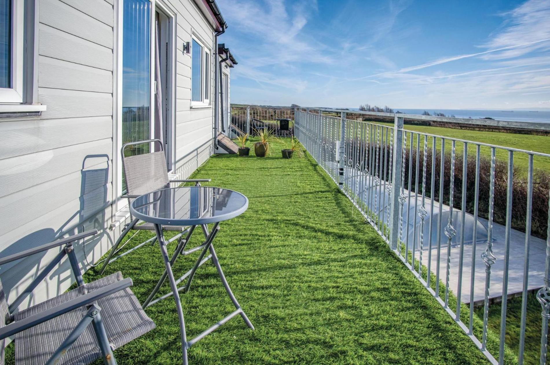 The Penthouse - 1 Bedroom Apartment - Ocean Breeze Port Eynon Exterior foto